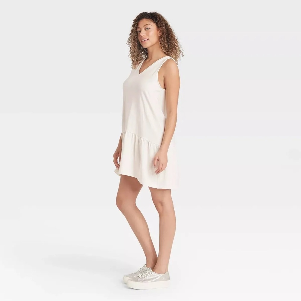 A New Day Solid White Sleeveless Ruffle Hem Dress Size M - Picture 2 of 9